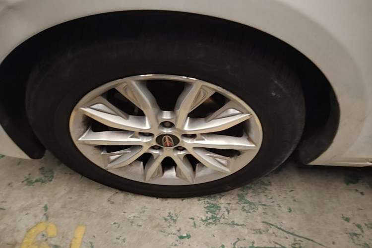 Used Hongqi H5 2019 30TD Dynamic Edition Left Front Wheel Hub
