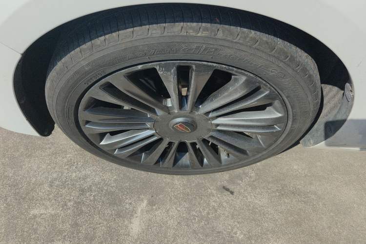 Used Hongqi H5 2019 30TD Dynamic Edition Left Front Wheel Hub