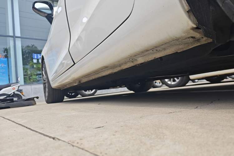 Used Hongqi H5 2019 30TD Smart Connect Dynamic Edition Left Side Sill