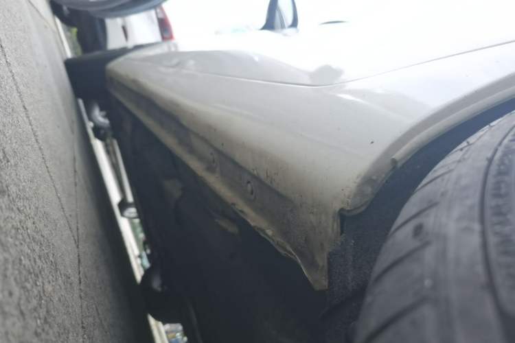 Used Hongqi H5 2019 30TD Smart Connect Dynamic Edition Left Side Sill
