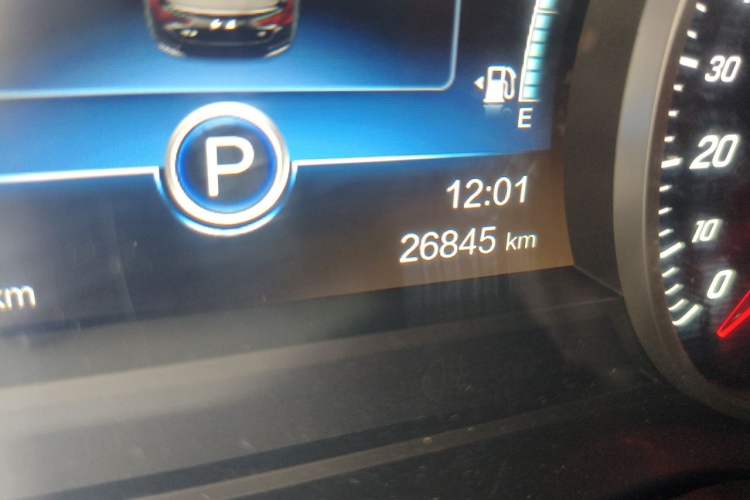 Used Hongqi H5 2019 30TD Dynamic Edition Odometer Close Up