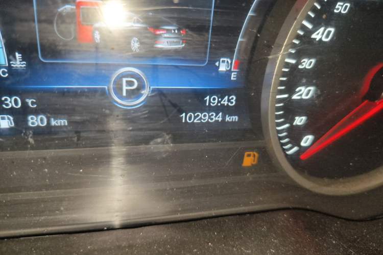 Used Hongqi H5 2019 30TD Dynamic Edition Odometer Close Up