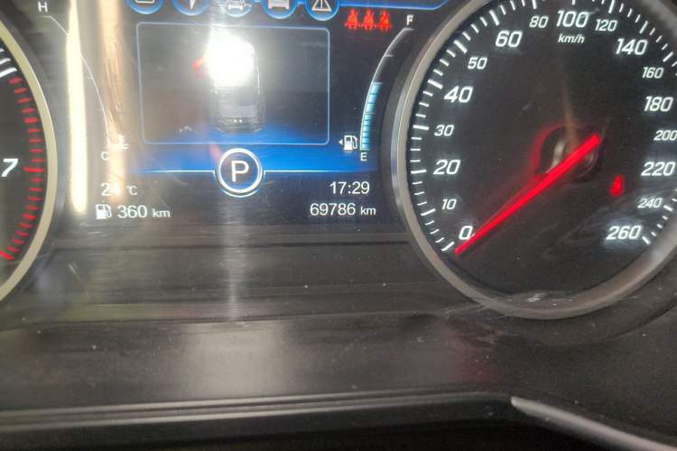 Used Hongqi H5 2019 30TD Smart Connect Dynamic Edition Odometer Close Up