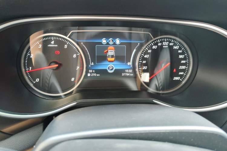 Used Hongqi H5 2019 30TD Dynamic Edition Odometer Close Up