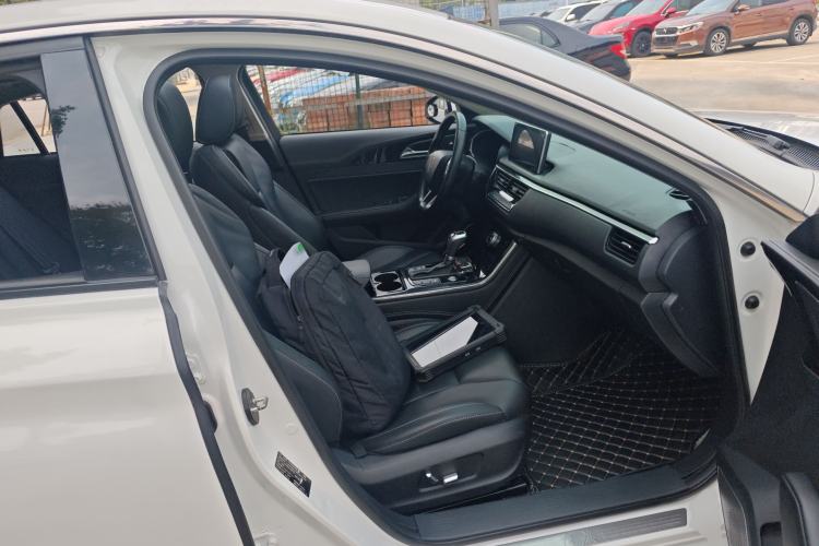 Used Hongqi H5 2019 30TD Smart Connect Dynamic Edition Right Front Seat