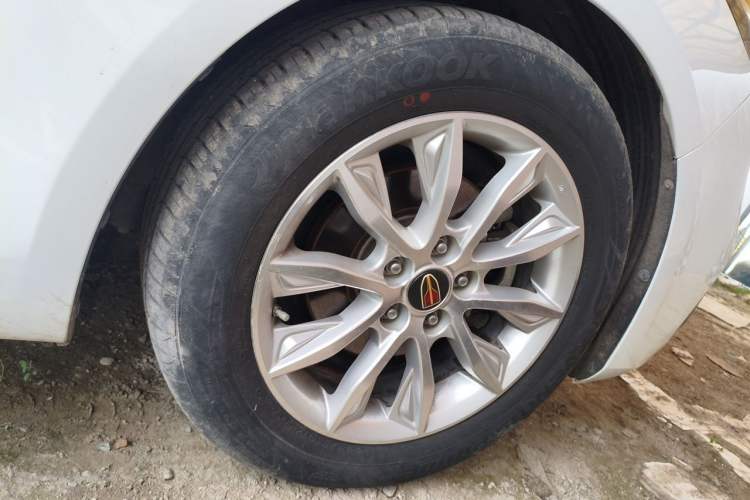 Used Hongqi H5 2019 30TD Dynamic Edition Right Front Wheel Hub