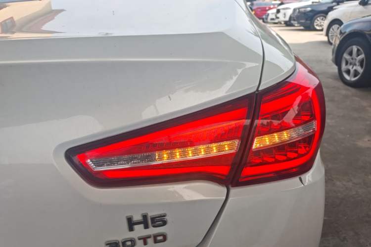 Used Hongqi H5 2019 30TD Dynamic Edition Right Rear Taillight