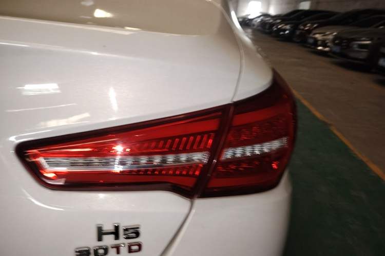 Used Hongqi H5 2019 30TD Dynamic Edition Right Rear Taillight
