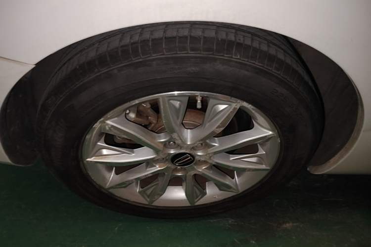 Used Hongqi H5 2019 30TD Dynamic Edition Right Rear Wheel Hub