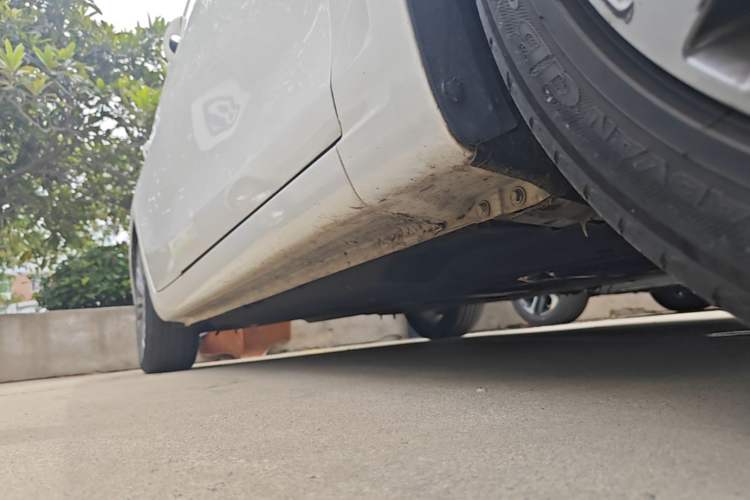Used Hongqi H5 2019 30TD Smart Connect Dynamic Edition Right Side Sill