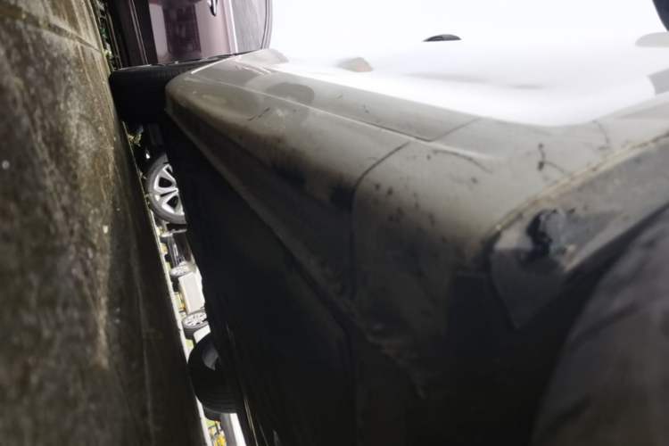 Used Hongqi H5 2019 30TD Smart Connect Dynamic Edition Right Side Sill