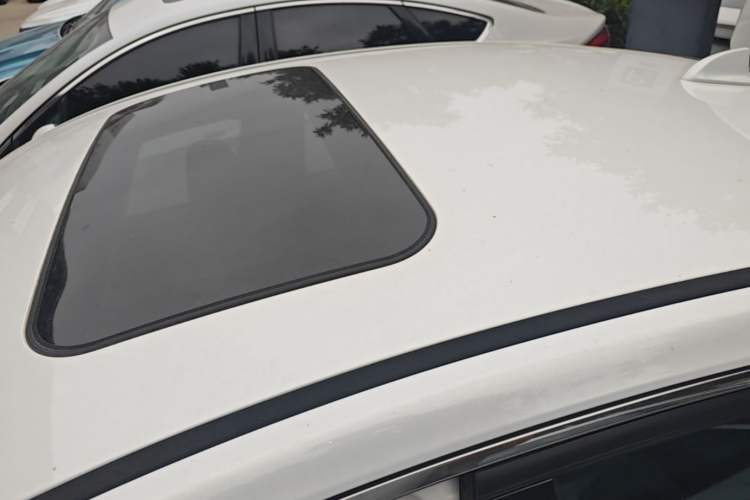 Used Hongqi H5 2019 30TD Smart Connect Dynamic Edition Roof