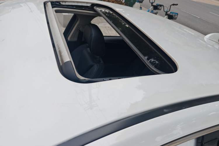 Used Hongqi H5 2019 30TD Smart Connect Dynamic Edition Roof