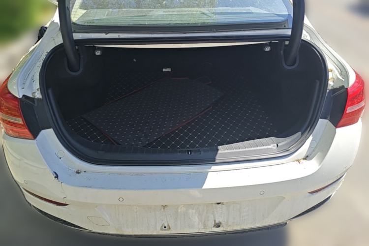 Used Hongqi H5 2019 30TD Dynamic Edition Trunk
