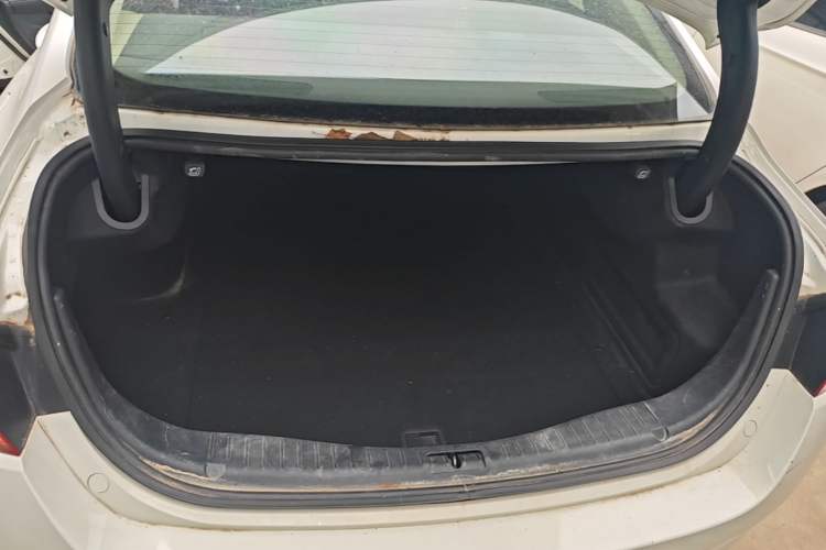Used Hongqi H5 2019 30TD Smart Connect Dynamic Edition Trunk