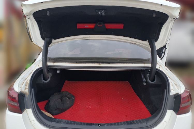 Used Hongqi H5 2019 30TD Dynamic Edition Trunk