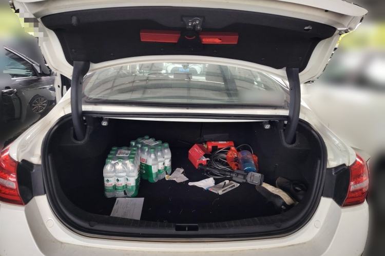 Used Hongqi H5 2019 30TD Dynamic Edition Trunk
