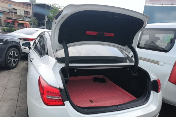 Used Hongqi H5 2019 30TD Smart Connect Dynamic Edition Trunk