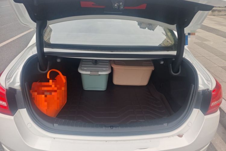 Used Hongqi H5 2019 30TD Dynamic Edition Trunk