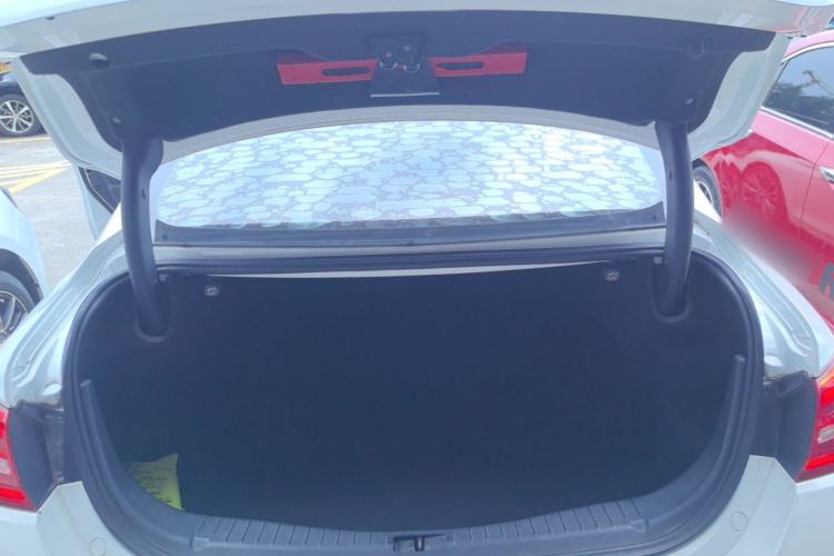 Used Hongqi H5 2019 30TD Dynamic Edition Trunk