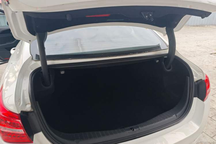 Used Hongqi H5 2019 30TD Smart Connect Dynamic Edition Trunk
