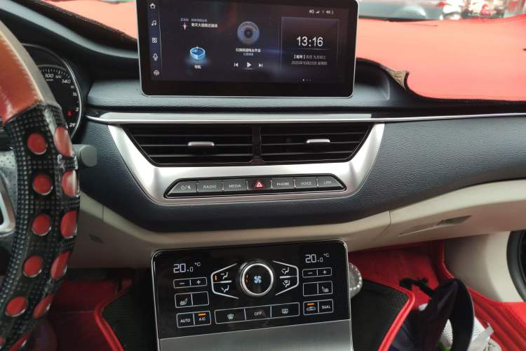 Used Hongqi H5 2020 1.8T Automatic Smart Connect Flagship Edition Audio And AC Panel