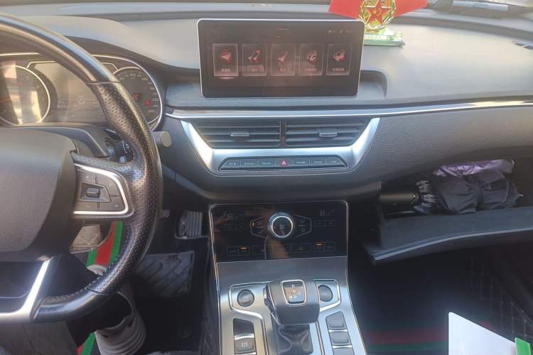 Used Hongqi H5 2020 1.5T DCT Flagship Edition Audio And AC Panel