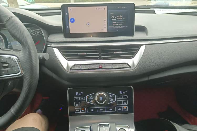Used Hongqi H5 2020 1.8T Automatic Smart Connect Flagship Edition Audio And AC Panel