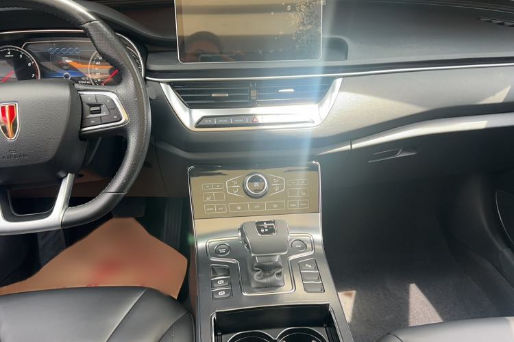 Used Hongqi H5 2020 1.8T Automatic Smart Connect Flagship Edition Audio And AC Panel
