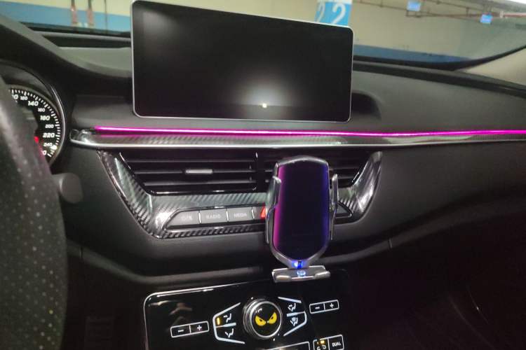 Used Hongqi H5 2020 1.8T Automatic ZhiLian QiYun Edition Audio And AC Panel