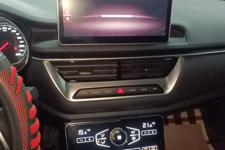 Used Hongqi H5 2020 1.5T DCT Flagship Edition Audio And AC Panel