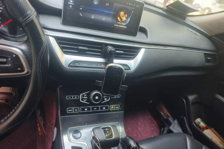 Used Hongqi H5 2020 1.5T DCT Flagship Edition Audio And AC Panel