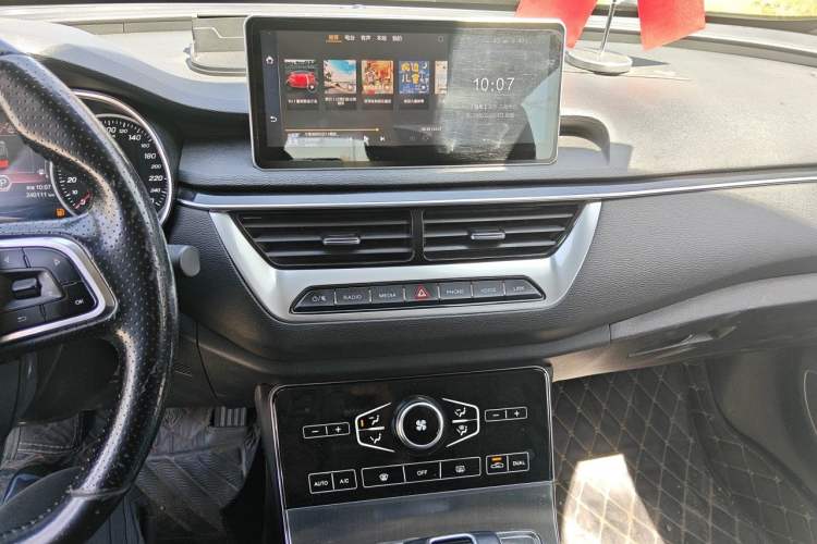 Used Hongqi H5 2020 1.8T Automatic ZhiLian QiYun Edition Audio And AC Panel