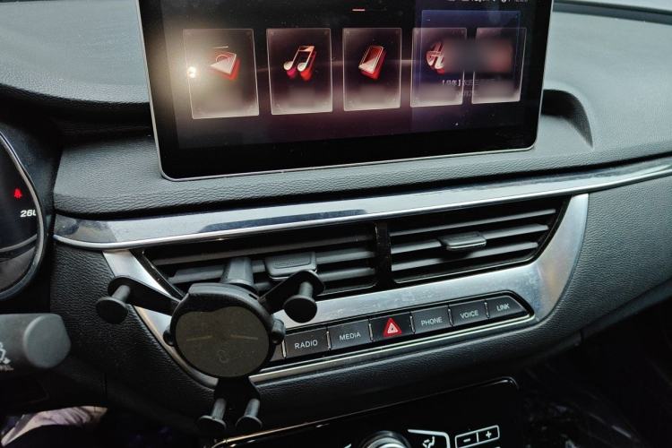 Used Hongqi H5 2020 1.8T Automatic Smart Connect Flagship Edition Audio And AC Panel