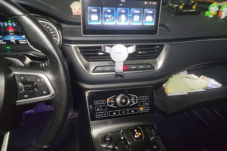 Used Hongqi H5 2020 1.8T Automatic Smart Connect Flagship Edition Audio And AC Panel