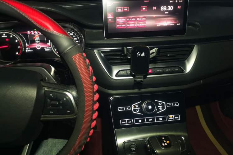 Used Hongqi H5 2020 1.8T Automatic ZhiLian QiYun Edition Audio And AC Panel