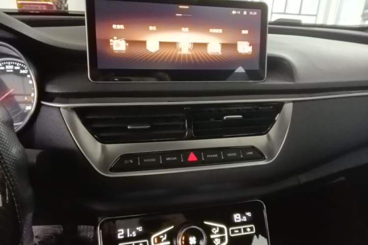Used Hongqi H5 2020 1.8T Automatic ZhiLian QiYun Edition Audio And AC Panel