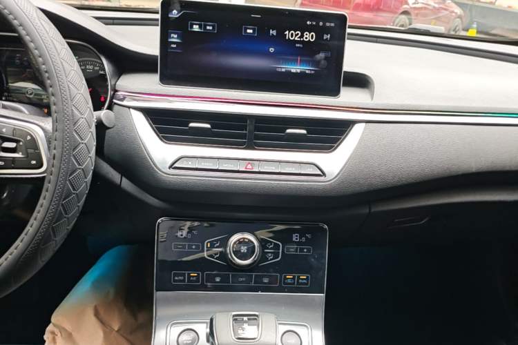 Used Hongqi H5 2020 1.5T DCT Flagship Edition Audio And AC Panel
