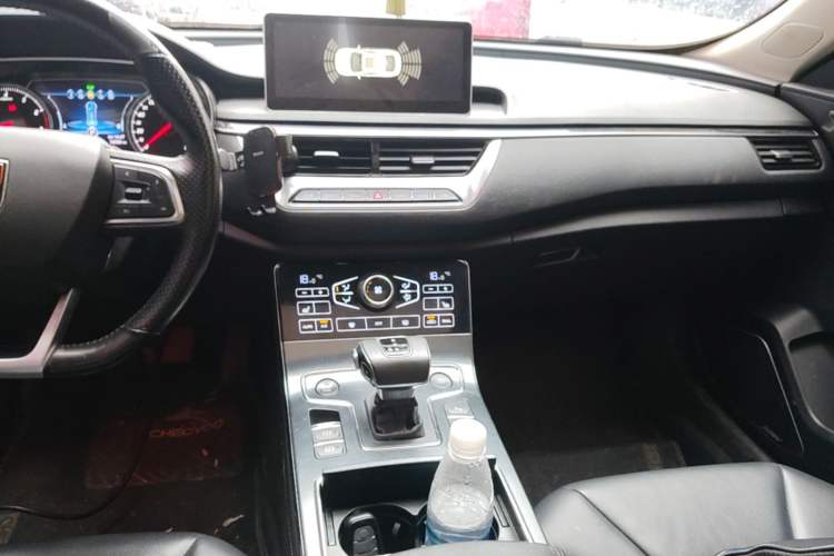 Used Hongqi H5 2020 1.8T Automatic Smart Connect Flagship Edition Audio And AC Panel