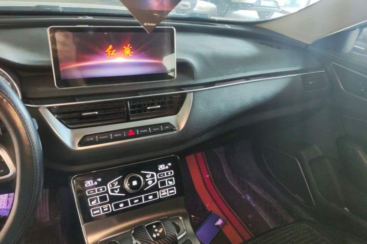 Used Hongqi H5 2020 1.8T Automatic Smart Connect Flagship Edition Audio And AC Panel