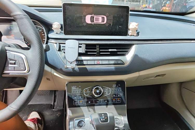 Used Hongqi H5 2020 1.8T Automatic Smart Connect Flagship Edition Audio And AC Panel