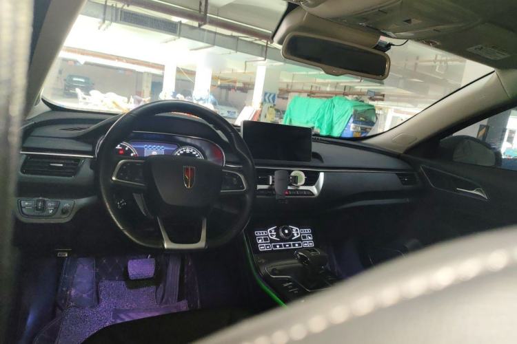 Used Hongqi H5 2020 1.8T Automatic Smart Connect Flagship Edition Center Console