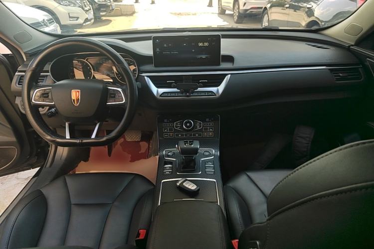 Used Hongqi H5 2020 1.8T Automatic Smart Connect Flagship Edition Center Console