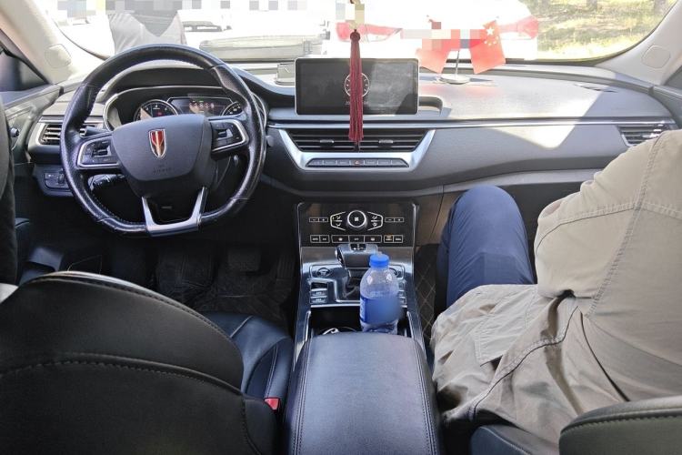 Used Hongqi H5 2020 1.8T Automatic ZhiLian QiYun Edition Center Console