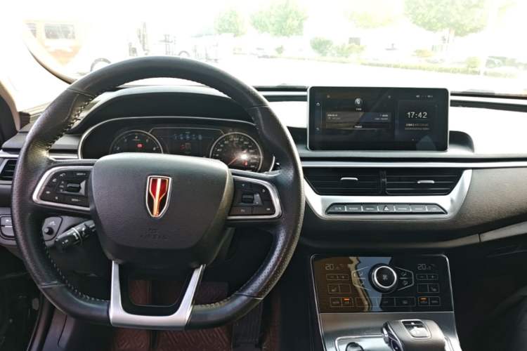 Used Hongqi H5 2020 1.8T Automatic Smart Connect Flagship Edition Center Console