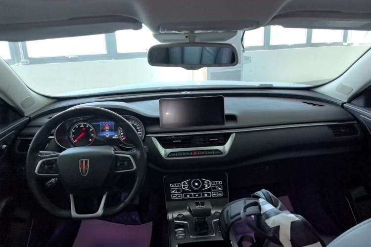 Used Hongqi H5 2020 1.8T Automatic Smart Connect Flagship Edition Center Console