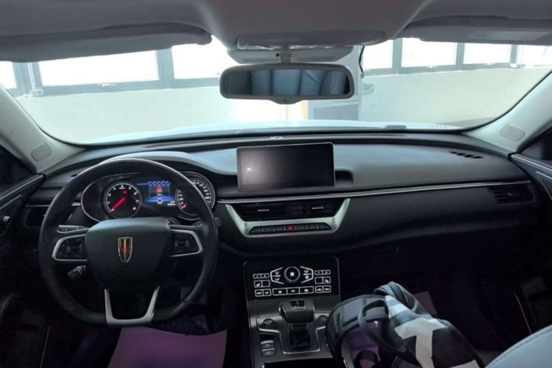 Used Hongqi H5 2020 1.8T Automatic Smart Connect Flagship Edition Center Console
