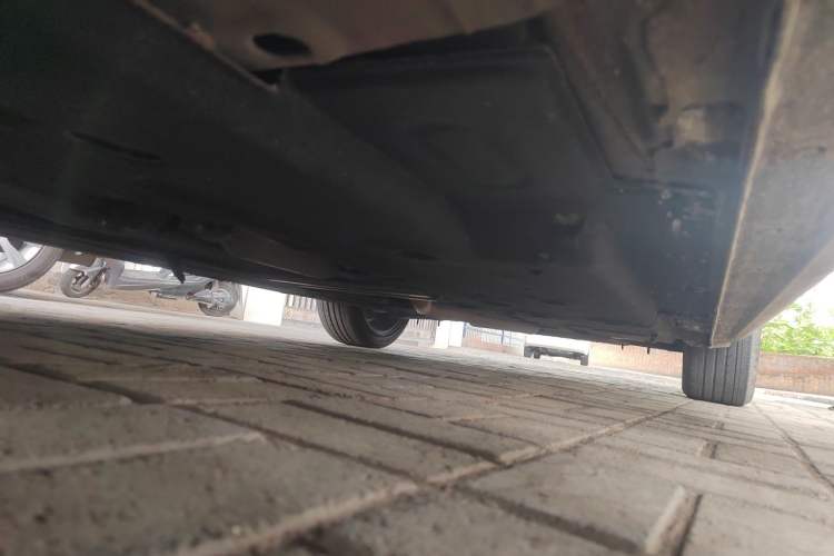 Used Hongqi H5 2020 1.8T Automatic Smart Connect Flagship Edition Chassis Front Left