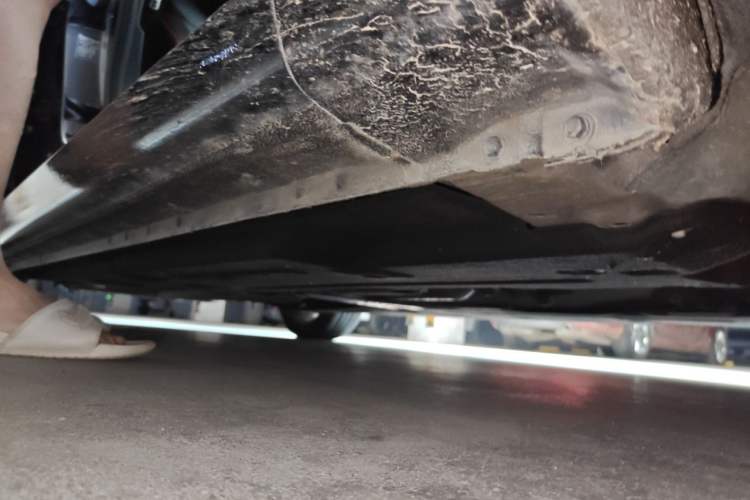Used Hongqi H5 2020 1.8T Automatic Smart Connect Flagship Edition Chassis Front Right