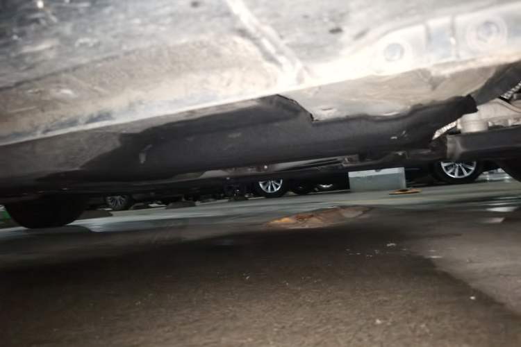 Used Hongqi H5 2020 1.8T Automatic ZhiLian QiYun Edition Chassis Front Right